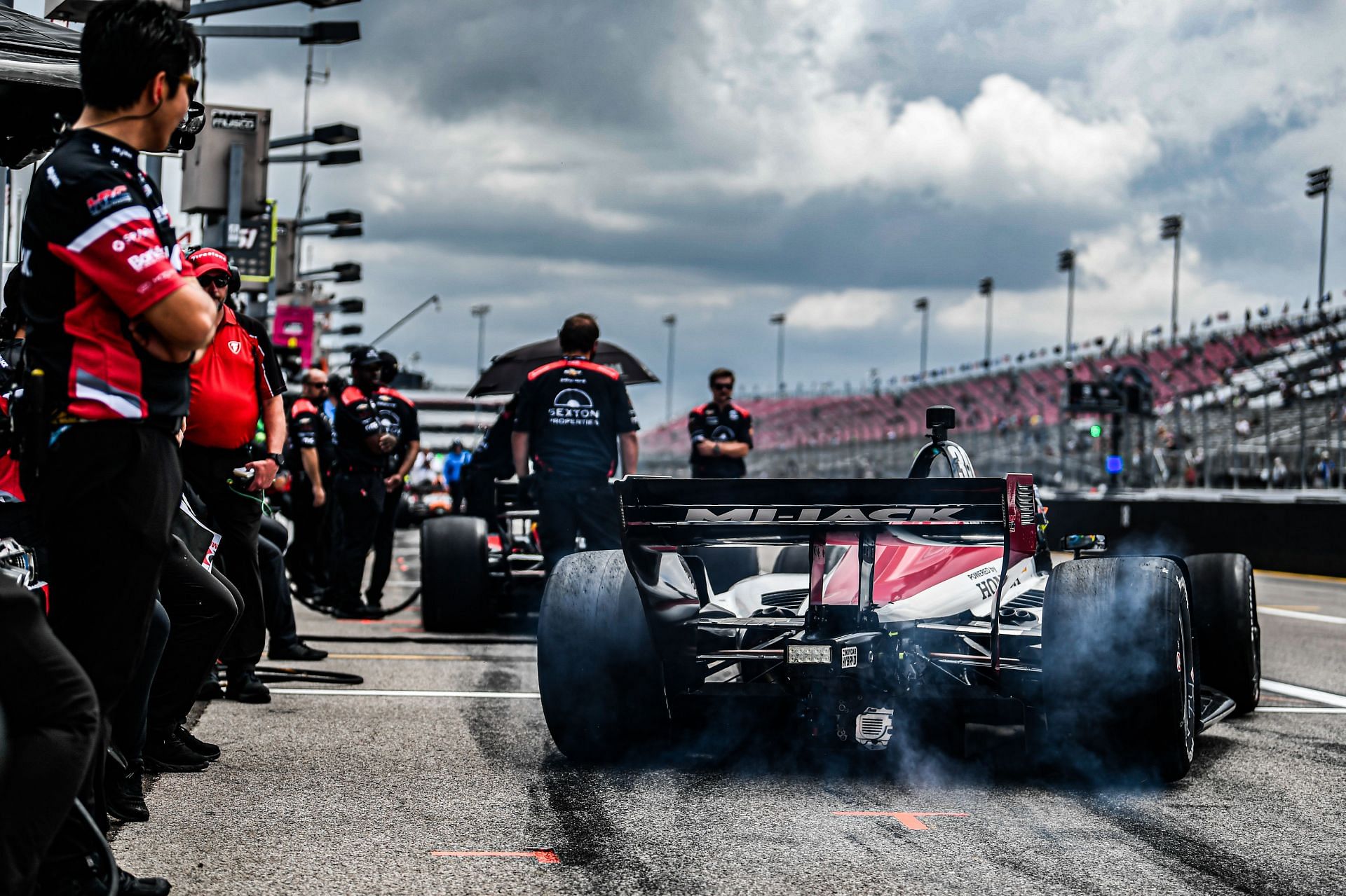 Devlin DeFrancesco drives his No. 30 Honda on pit road at the Bommarito Automotive Group 500 - Source: Getty